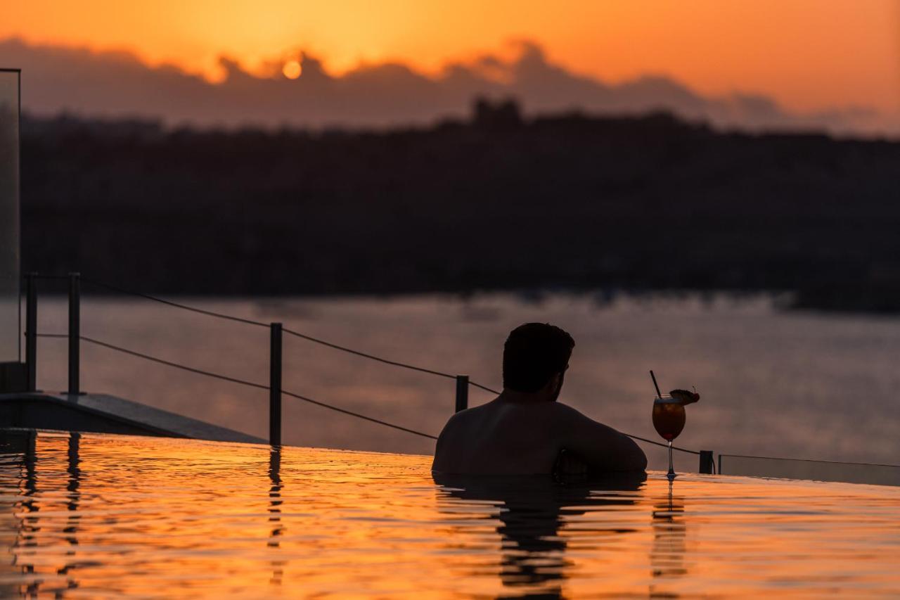 Seaview - Adults Only 16